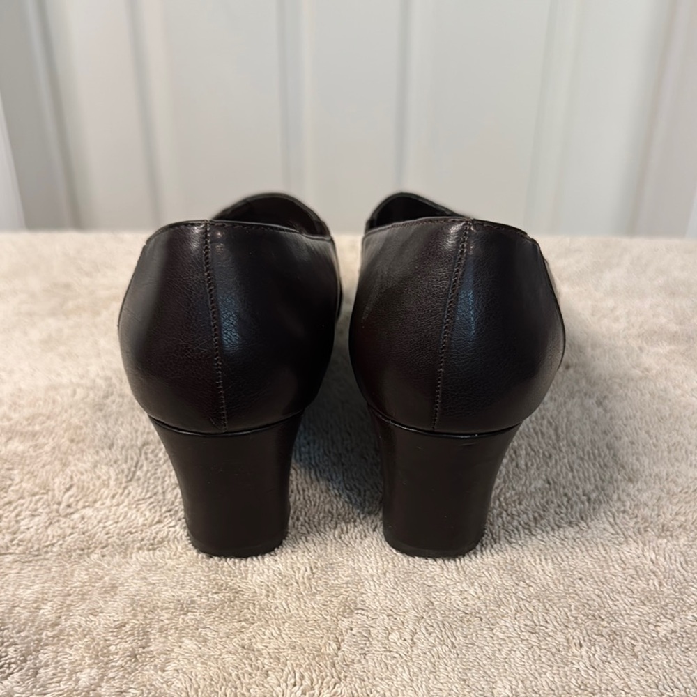 Easy Street Women's Chocolate Brown Loafers - Picture 5 of 8